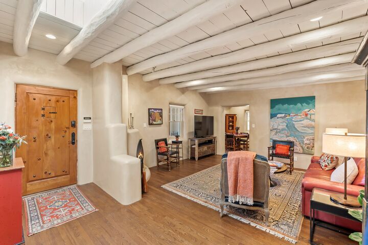 Property Photo:  627 Garcia Street  NM 87505 