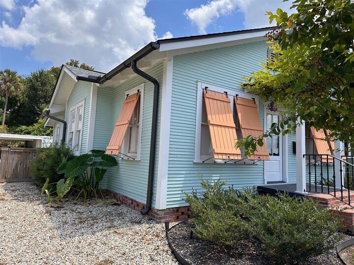 Property Photo:  711 Ford Street  LA 70601