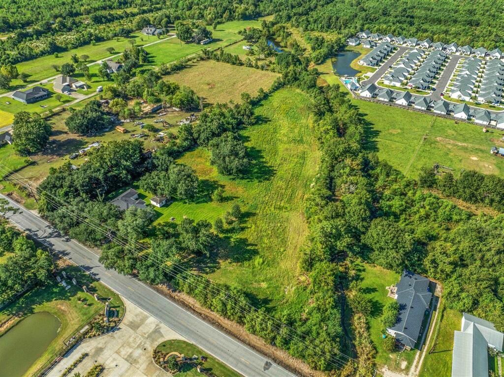 Property Photo: 5244 Elliott Road LA 70605