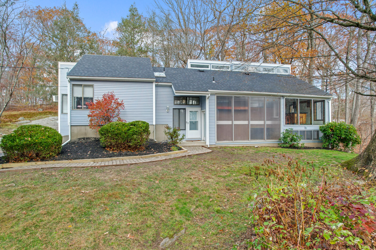 Property Photo:  6 Dartmouth Drive  CT 06484 