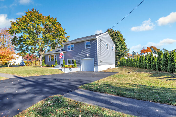 Property Photo:  15 Smith Drive  CT 06517