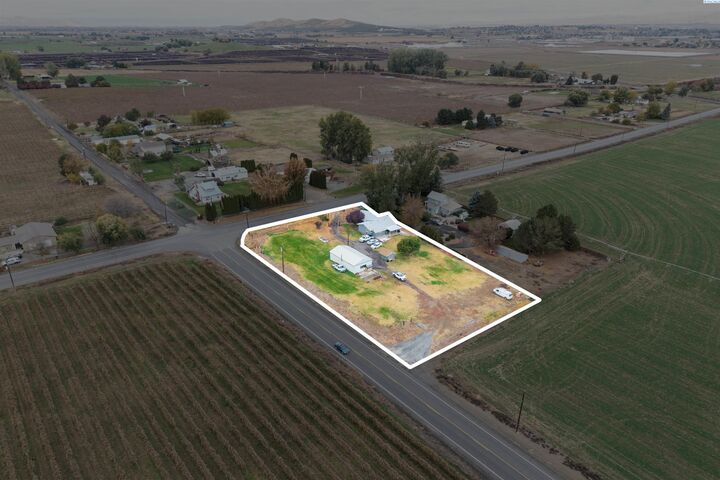 Property Photo:  4200 Sunnyside Mabton Rd  WA 98944