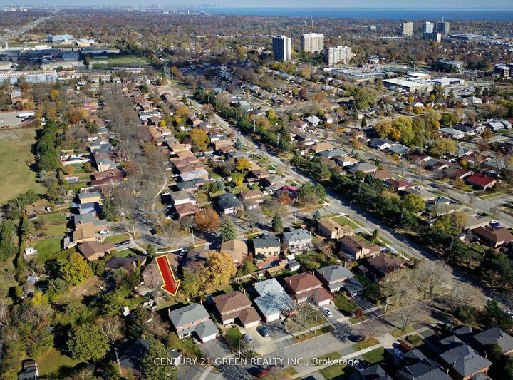 Photo de la propriété: 2551 Birch Crescent Bsmt ON L5J 4G9