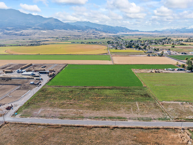 Property Photo: 155 E 650 N 1 UT 84754