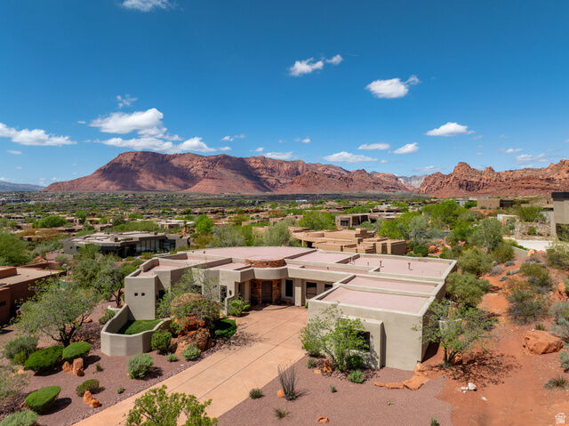 Property Photo:  2226 W Lomaki Cir  UT 84770 