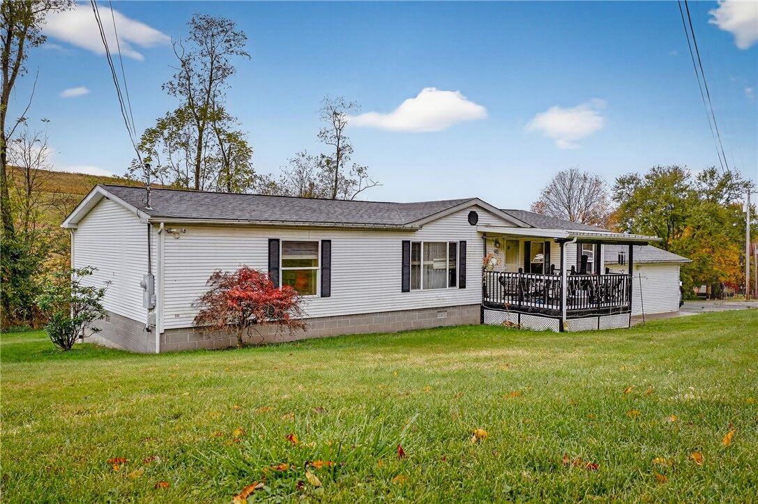 Property Photo:  90 Hornhead Rd  PA 15057 