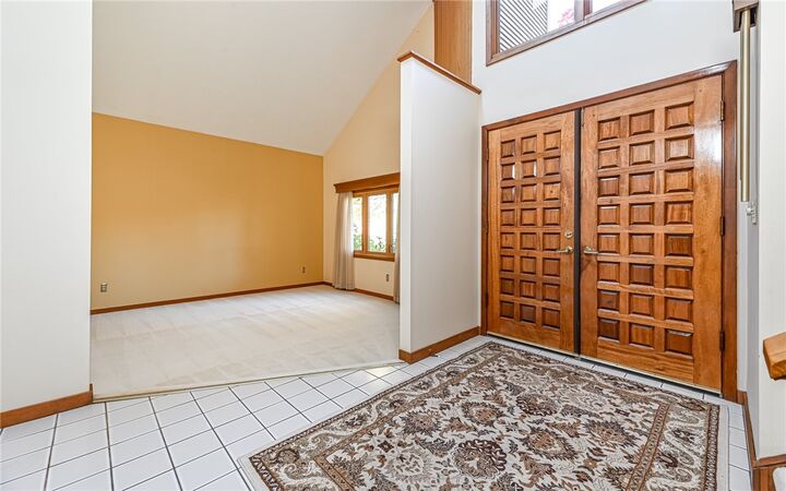 Property Photo:  1627 King James Dr  PA 15237