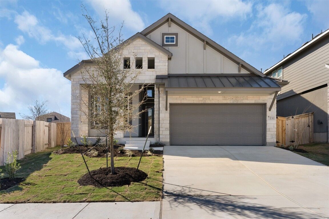 Property Photo: 237 Wingstem Way TX 78633