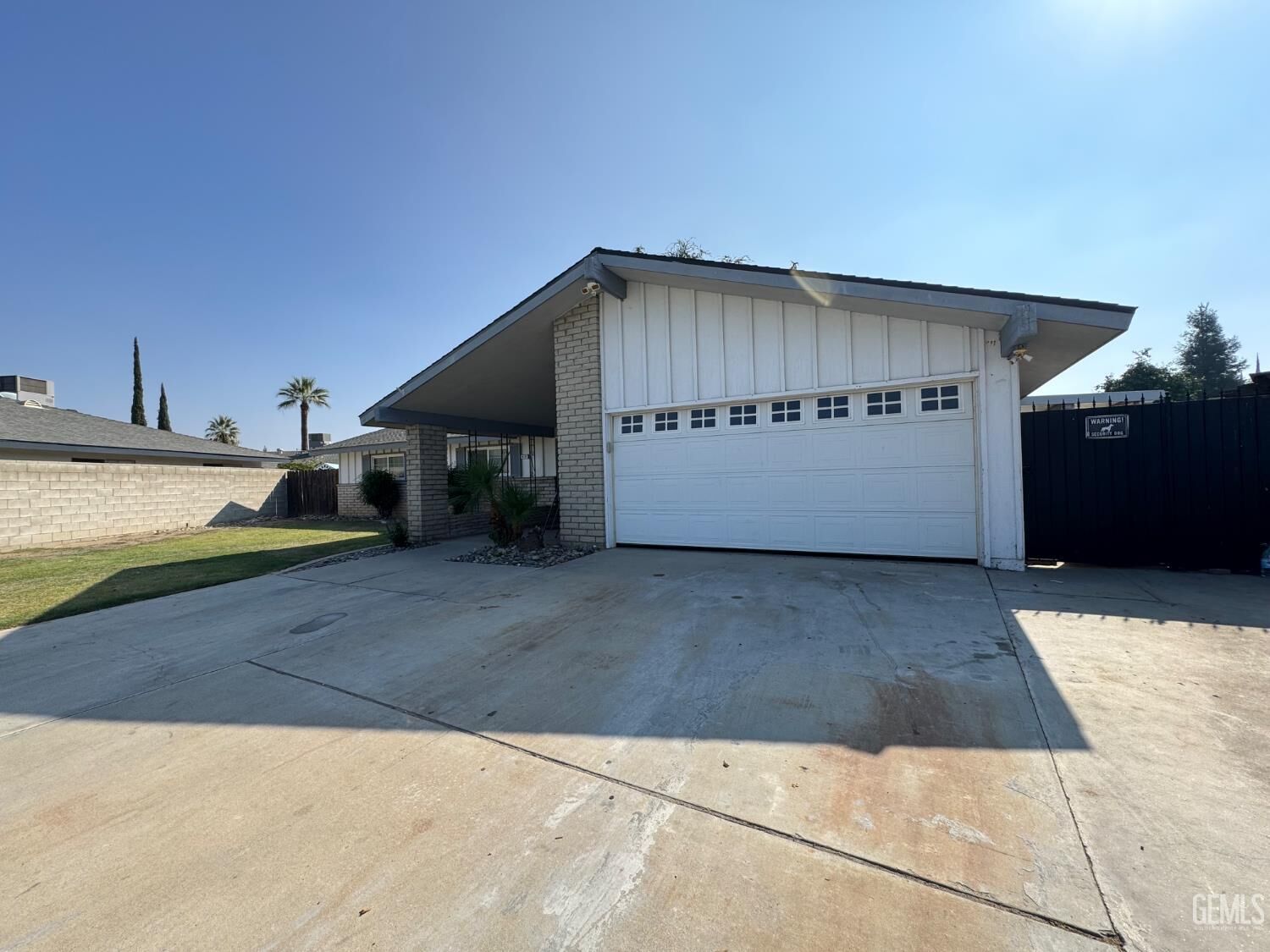 Property Photo: 6017 Poso Court CA 93309