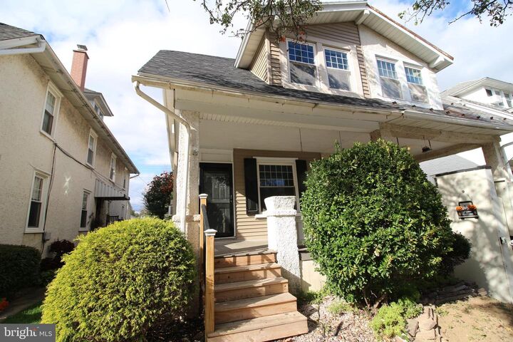 Property Photo:  27 Pennsylvania Avenue  PA 19607 