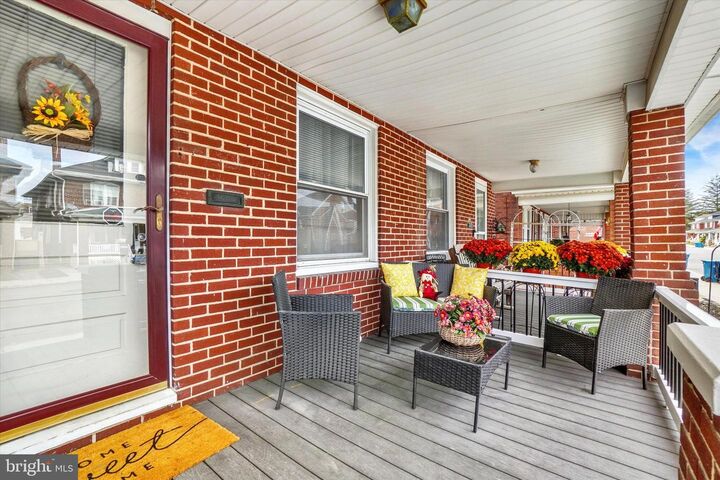 Property Photo:  1622 W Philadelphia Street  PA 17404