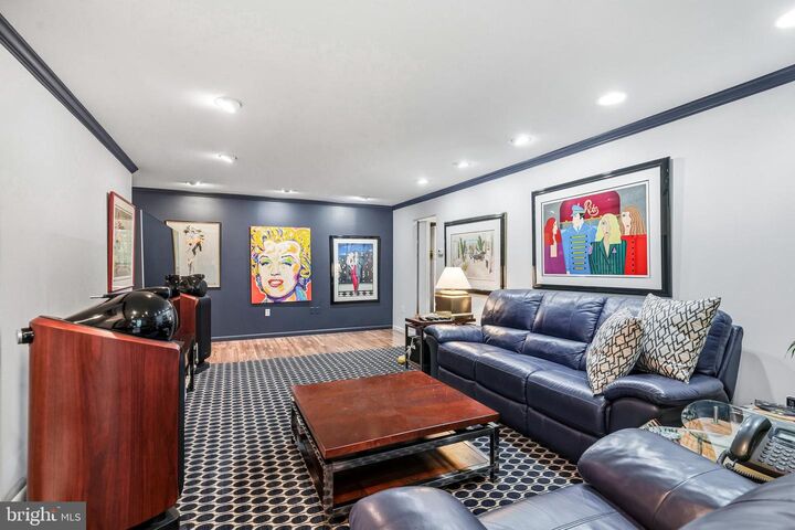 Property Photo:  1655 Oakwood 206 Oakwood Drive Condo 206  PA 19072 