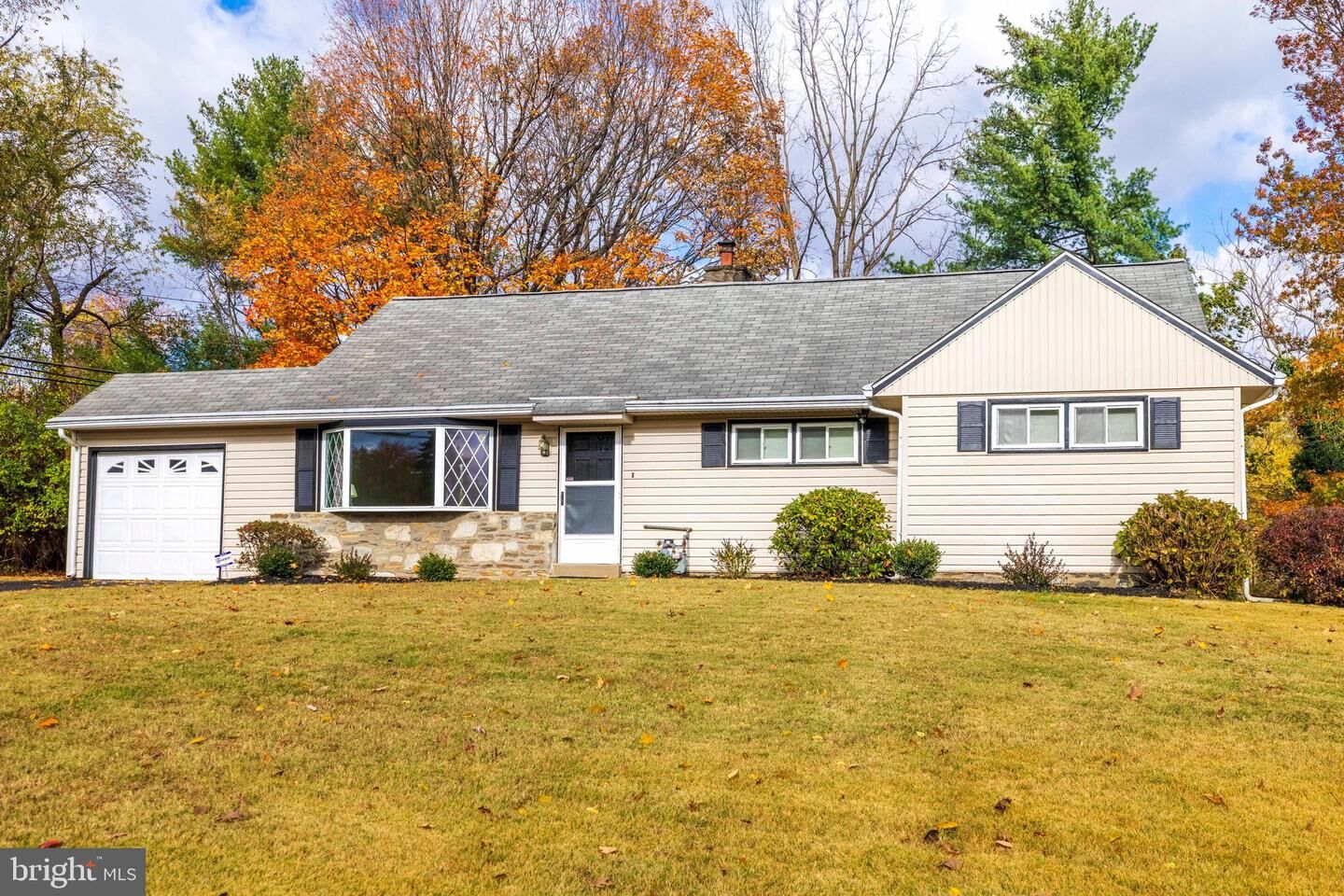 Property Photo:  1054 Marie Road  PA 19046 