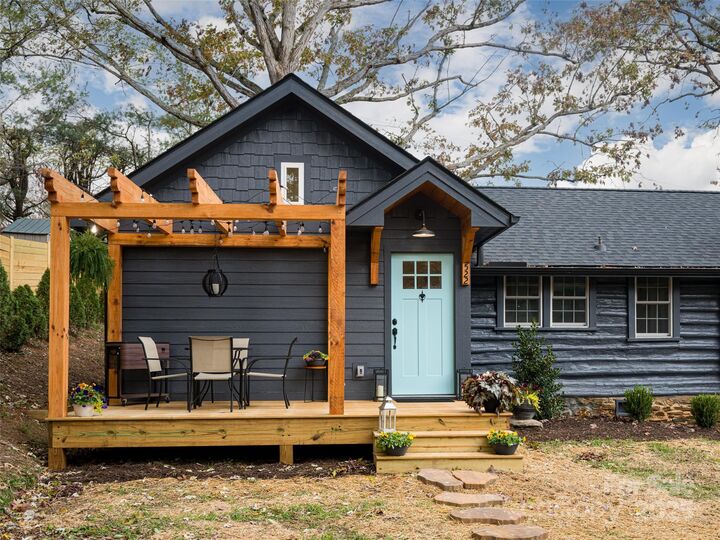 Property Photo:  522 Riceville Road  NC 28805