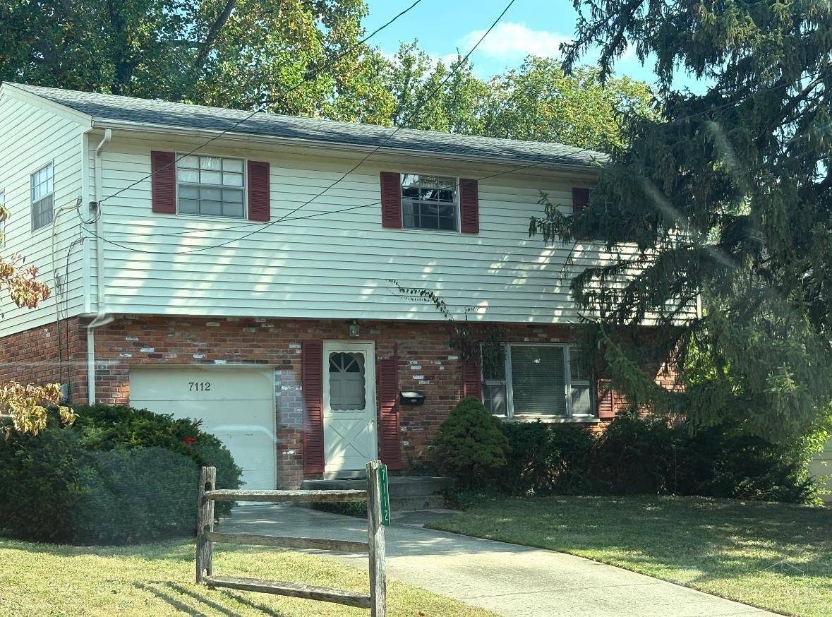 Property Photo:  7112 Summit Avenue  OH 45243 