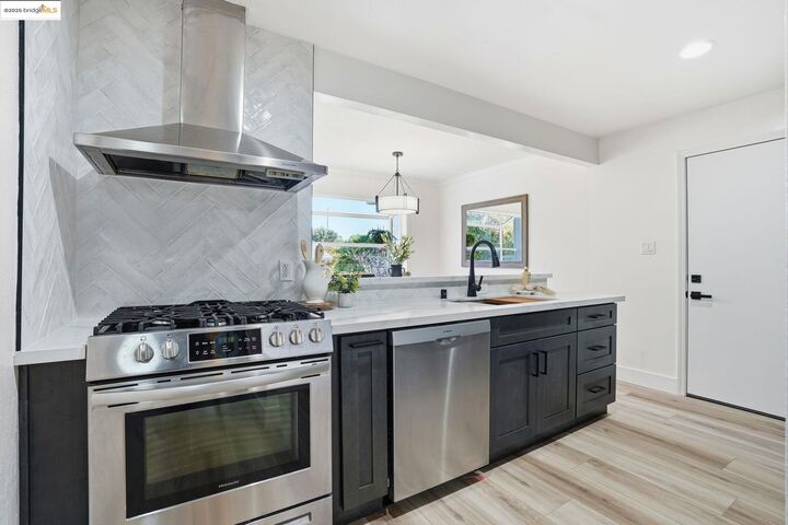 Property Photo:  168 High St  CA 94553 