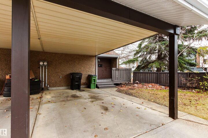 Property Photo: 18142 96 Avenue NW AB T5T 3N3