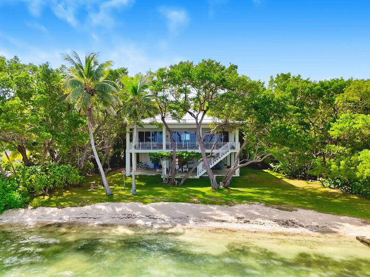 Property Photo: 34 Sunset Road FL 33037