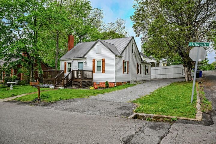 Property Photo:  2095 Church Street NE  TN 37311