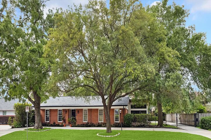 Property Photo: 1902 Chimney Rock Road TX 77056