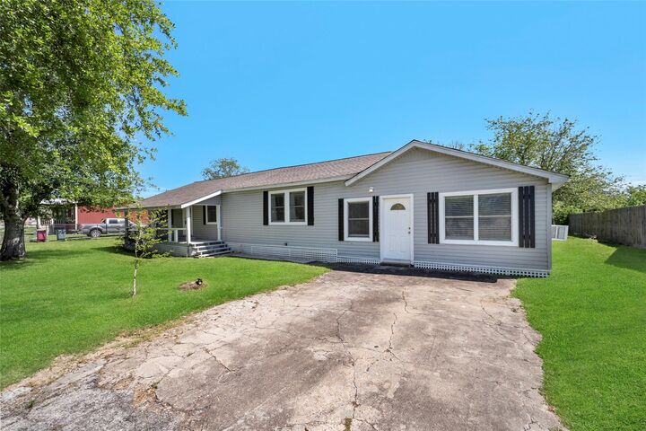 Property Photo:  7506 Bluebonnet Street  TX 77584 