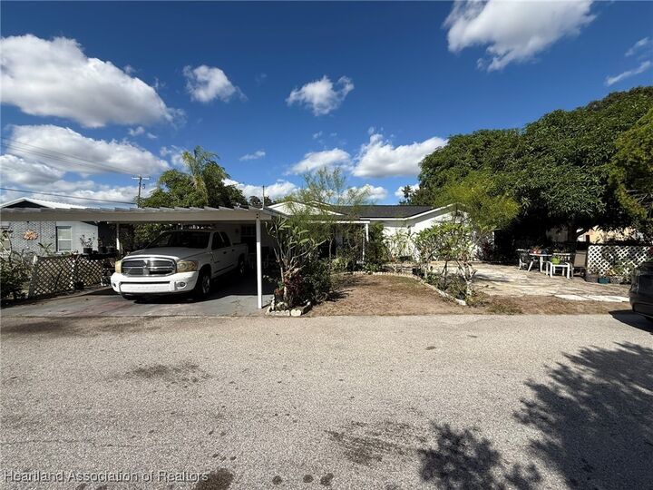 Property Photo: 514 W Hood Street FL 33825
