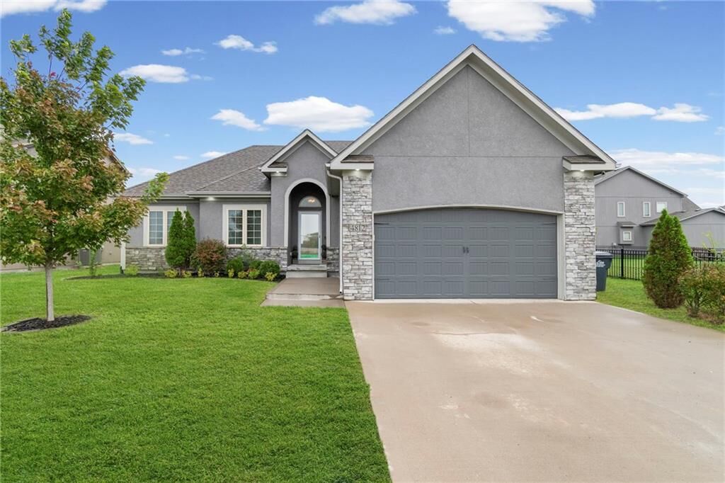 Property Photo:  4812 SW 5th Street  MO 64014 