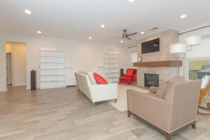 Property Photo: 5300 Gravenstein Court IN 47711