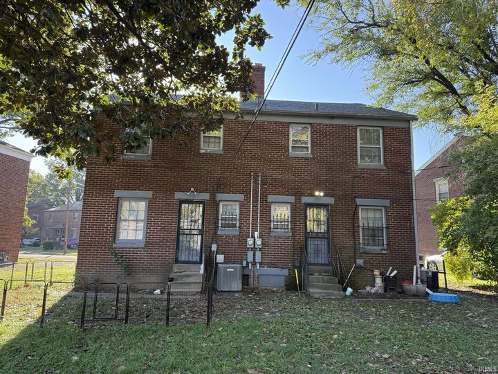 Property Photo: 1101 1103 Macarthur Circle IN 47714