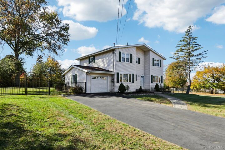 Property Photo: 13 Wedgewood Drive NY 10924