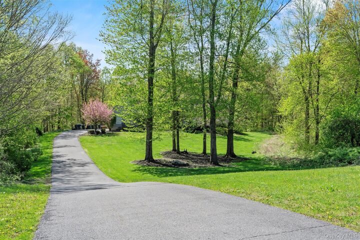 Property Photo:  10 Damian Court  NY 10918 