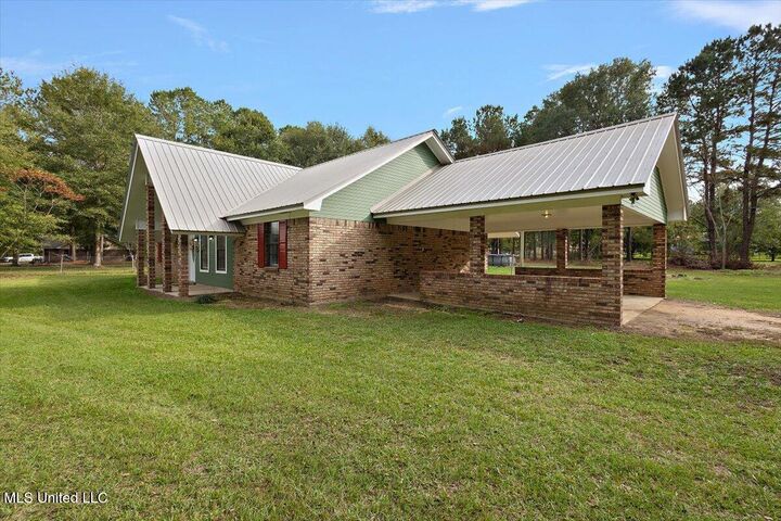 Property Photo: 147 Wolverton Drive MS 39111