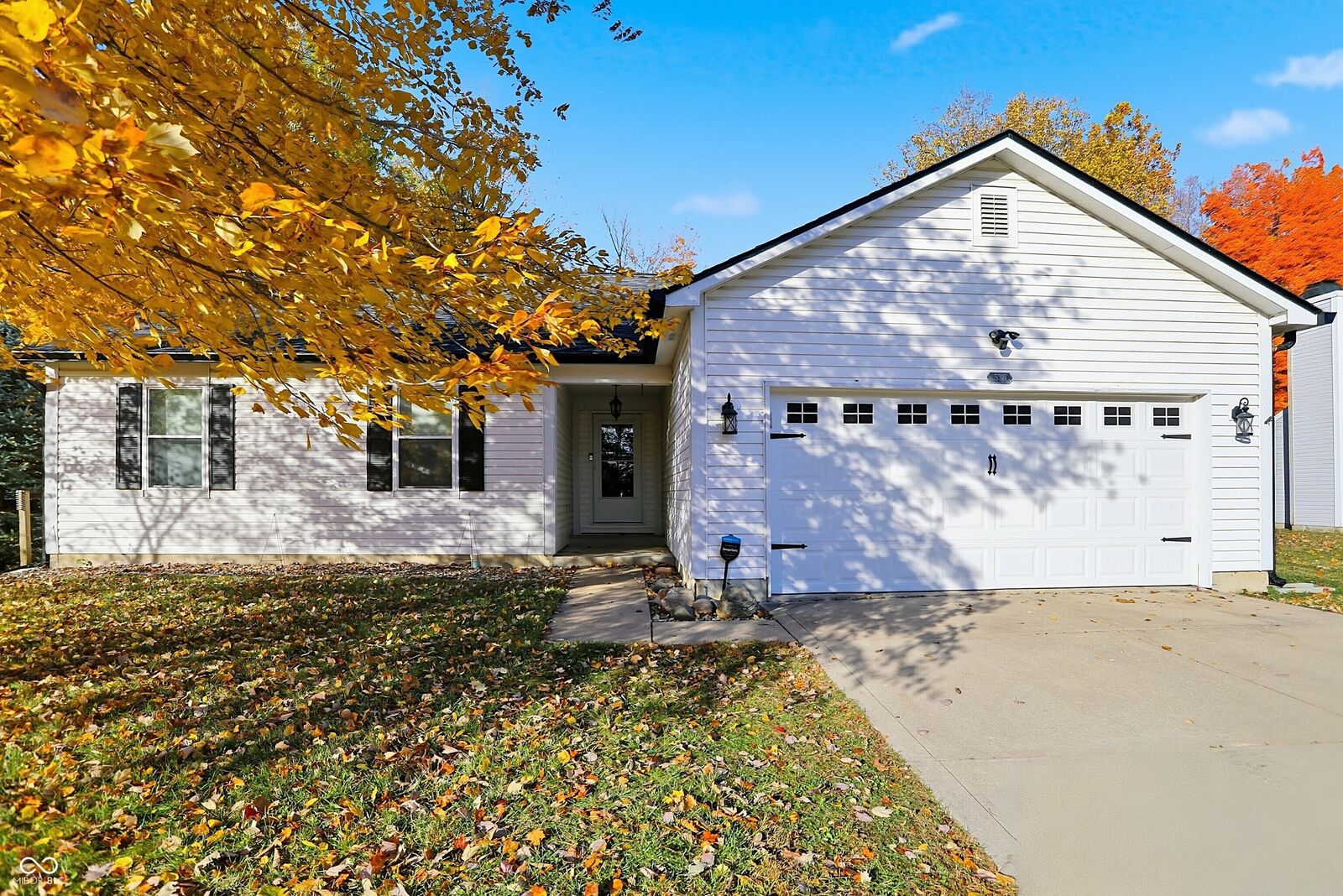 Property Photo: 530 Old Farm Road IN 46122