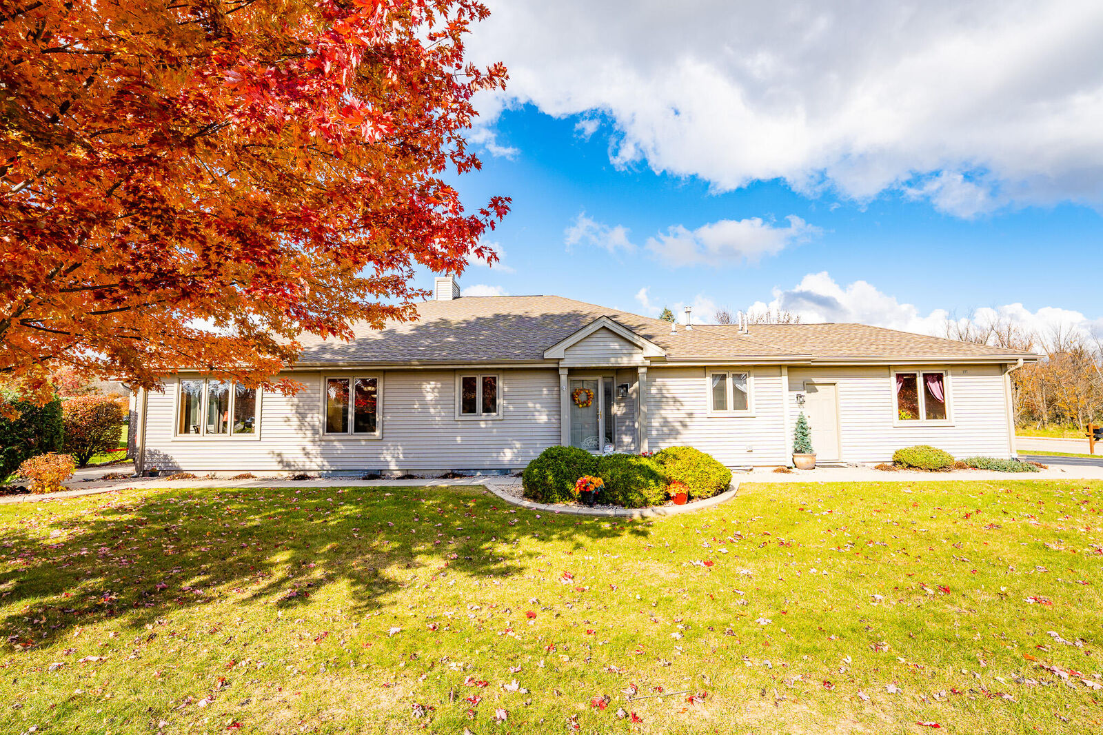 Property Photo:  W174n8125 Shady Ln  WI 53051 