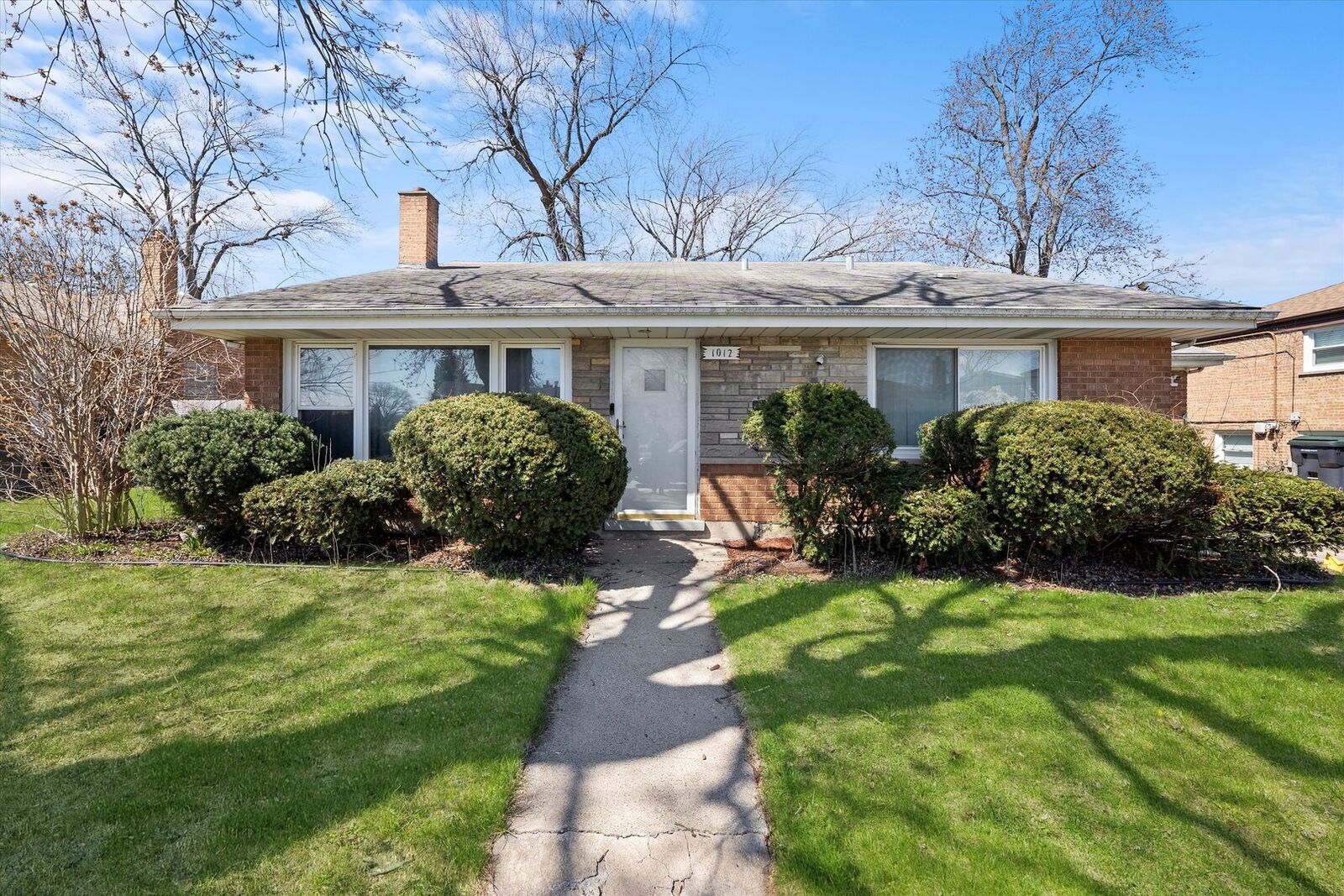 Property Photo:  1012 E 159th Place  IL 60473 