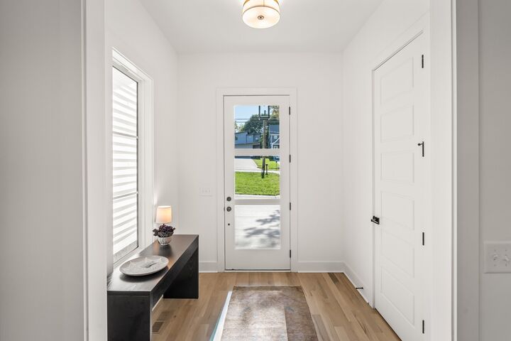 Property Photo: 2507A Barclay Dr TN 37206