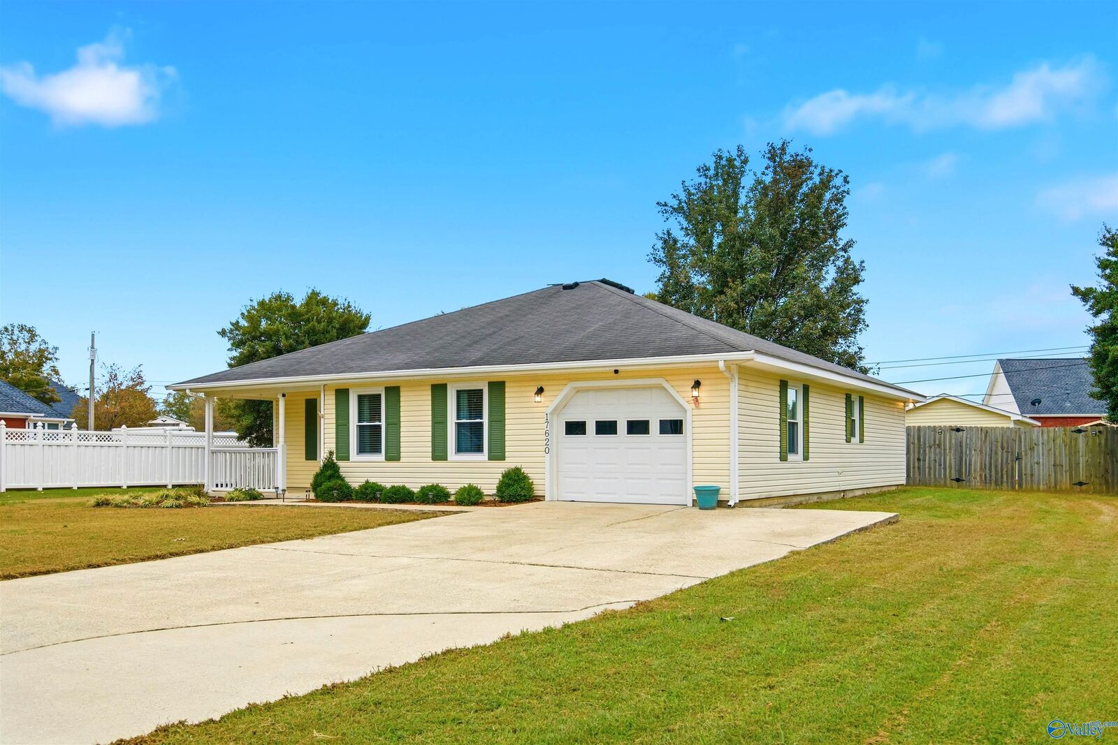 Property Photo:  17620 Owens Street  AL 35611