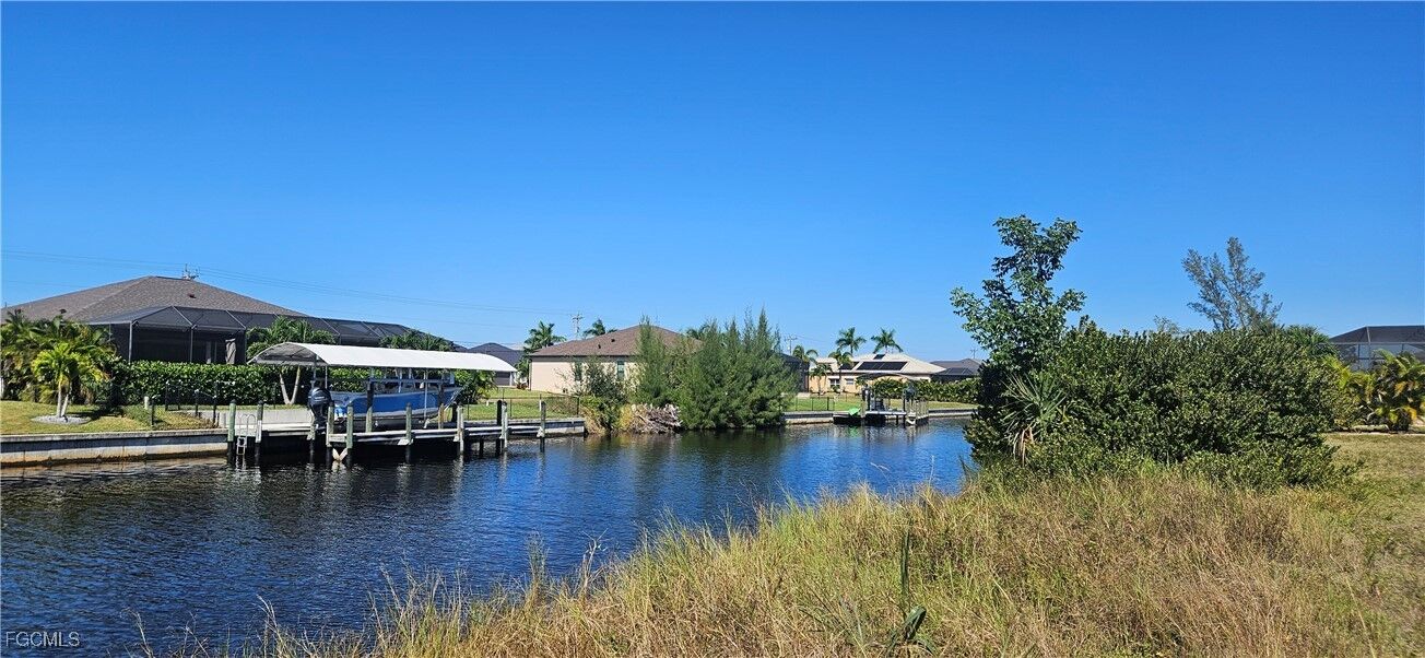 Property Photo: 1648 NW 39th Avenue FL 33993