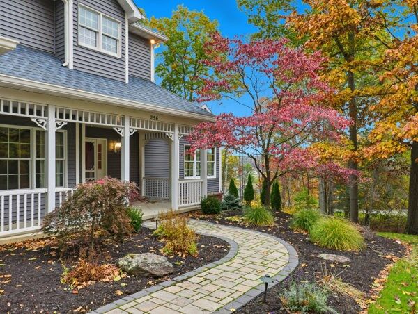 Property Photo: 256 Queen Esther Dr PA 18840