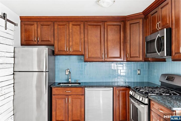 Property Photo:  523 Pitney Place  NJ 07960 