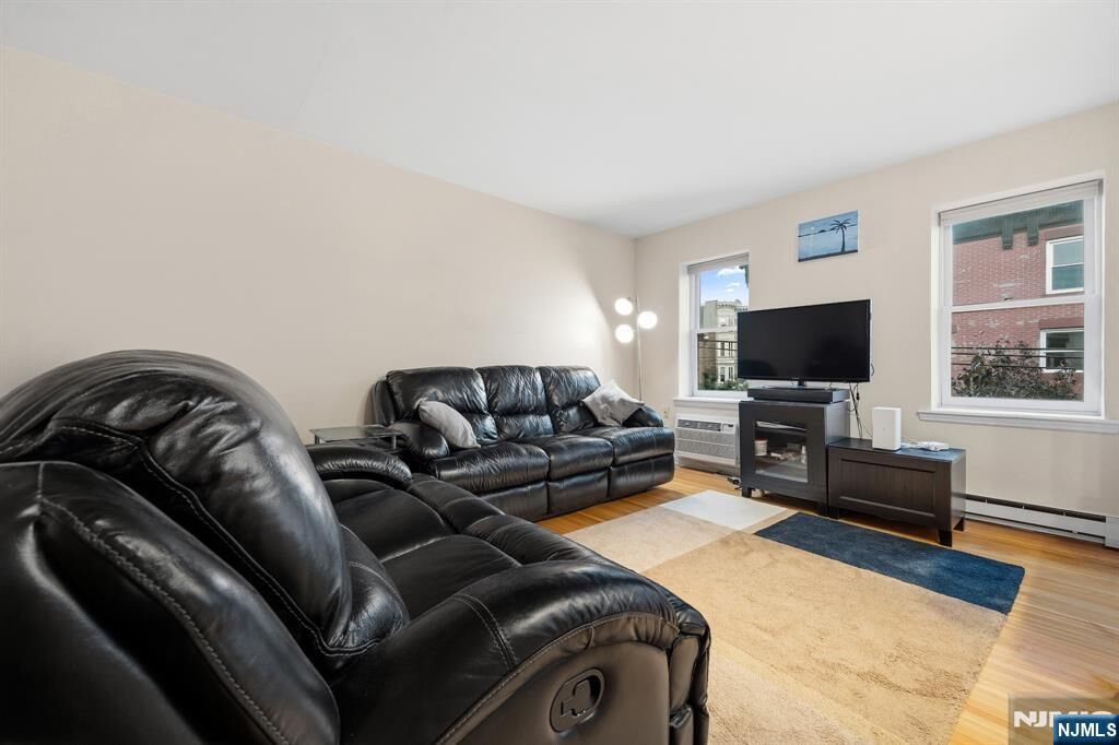 Property Photo:  152 6th Street 4  NJ 07030 