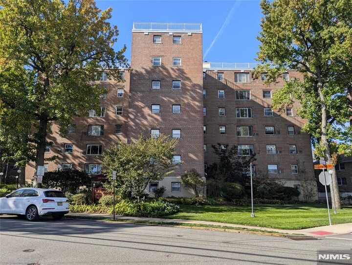 Property Photo: 2345 Linwood Avenue Lg NJ 07024