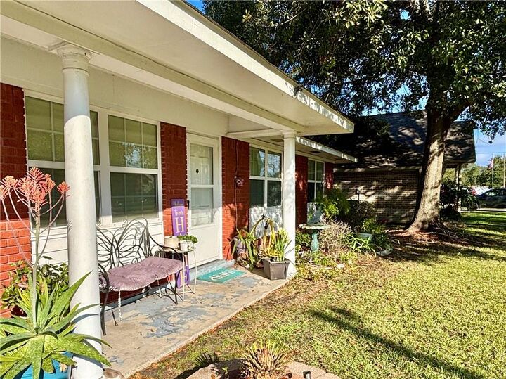 Property Photo: 289 Audubon Drive LA 70458