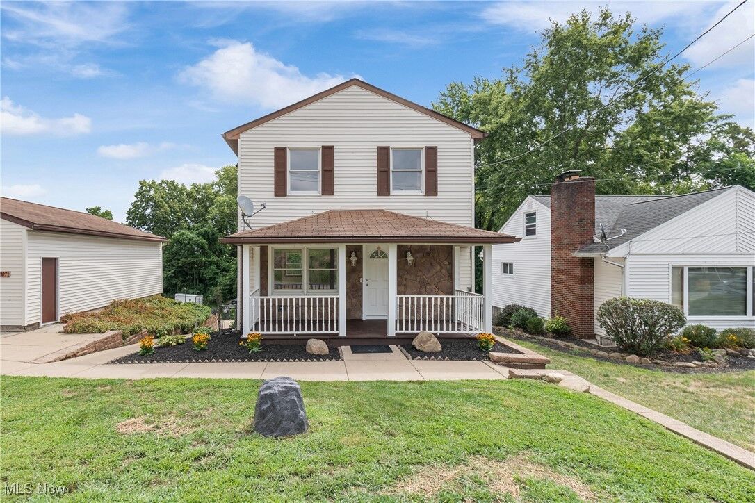 Property Photo:  3807 Hummel Drive  OH 44319