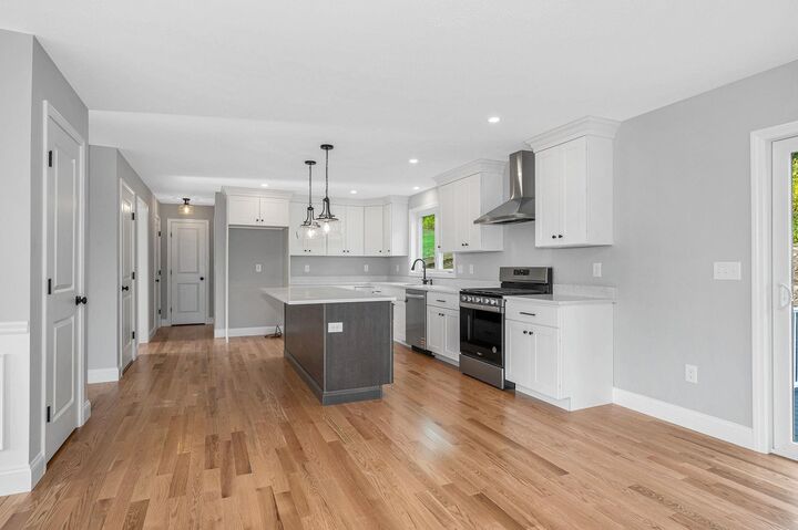 Property Photo:  59 Thistlewood Drive  NH 03076