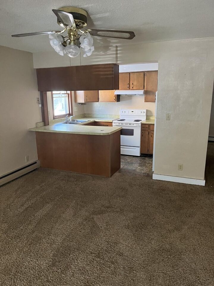 Property Photo:  609 3rd Street N  ND 58102 