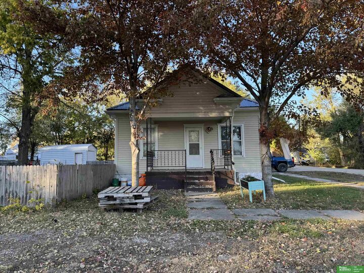 Property Photo:  800 W 9th Street  NE 68467 