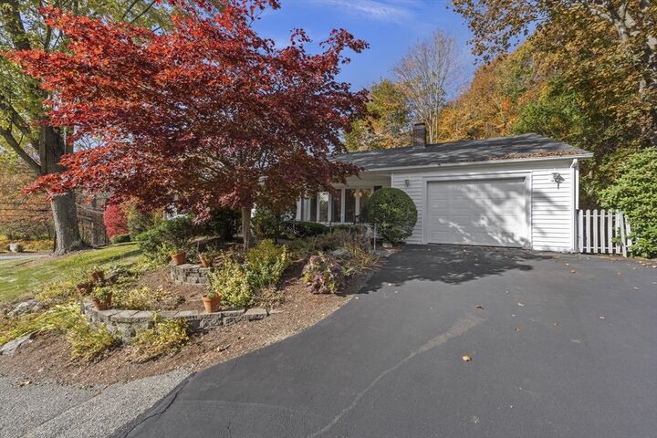 Property Photo: 3 Lynnwood Lane MA 01609