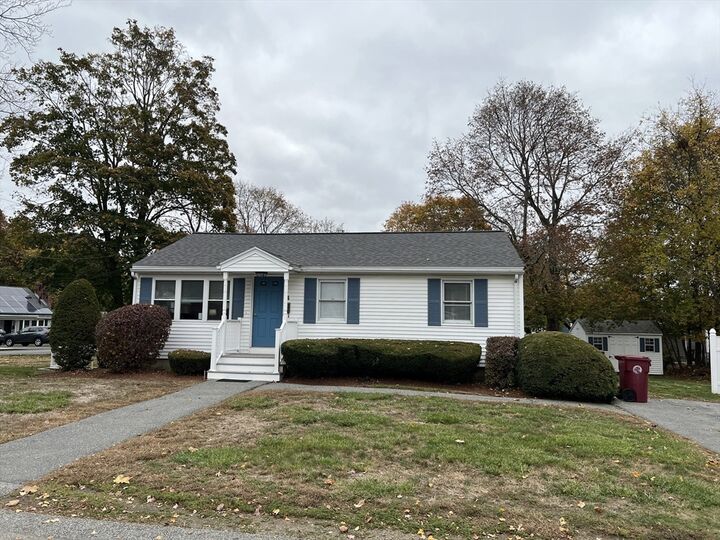 4 Glenmere St  Lowell MA 01852 photo