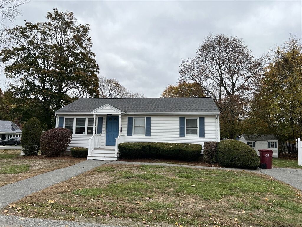 Property Photo:  4 Glenmere St  MA 01852 